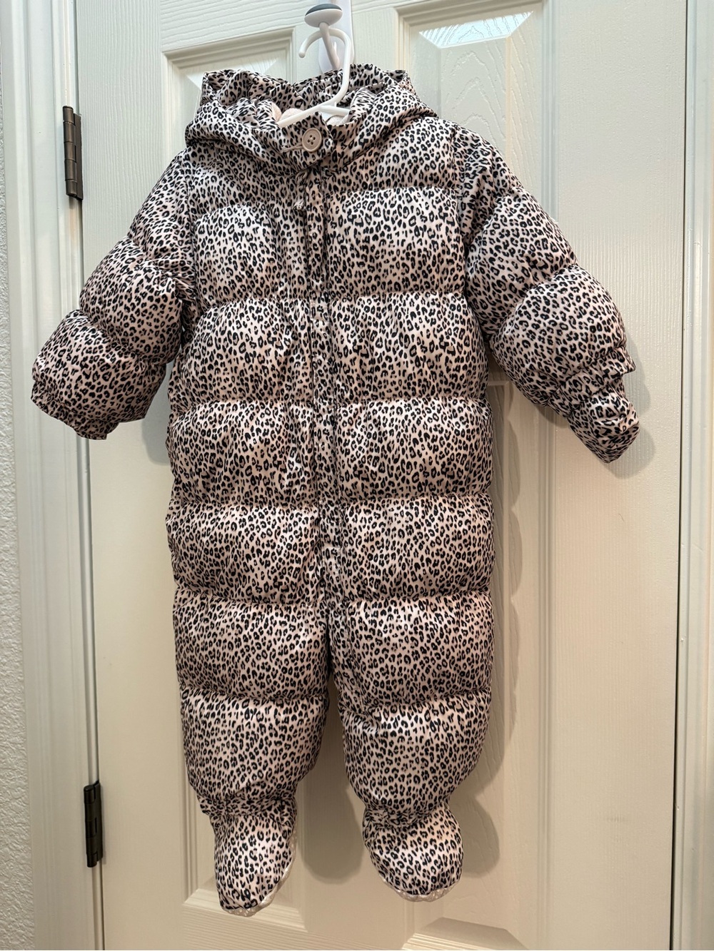 6-12 Months Baby GAP Leopard Print Puffer Snowsuit.